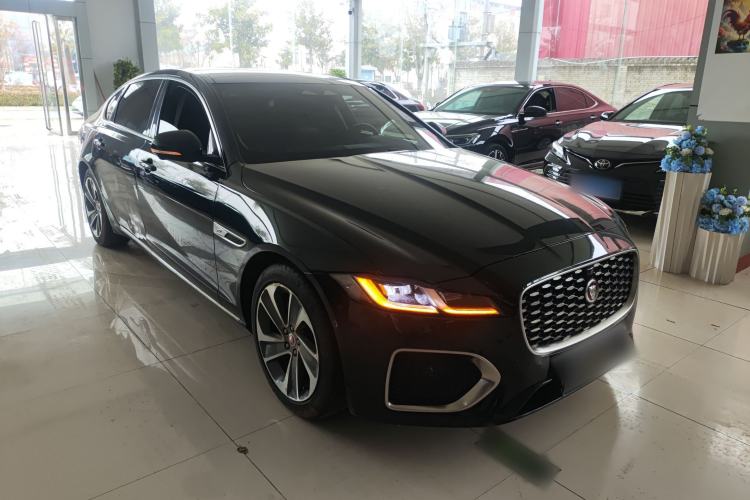 Used Jaguar XFL 2022 XFL 2.0T P200 Two-Wheel-Drive Elite Luxury Edition Front Right 45 Deg