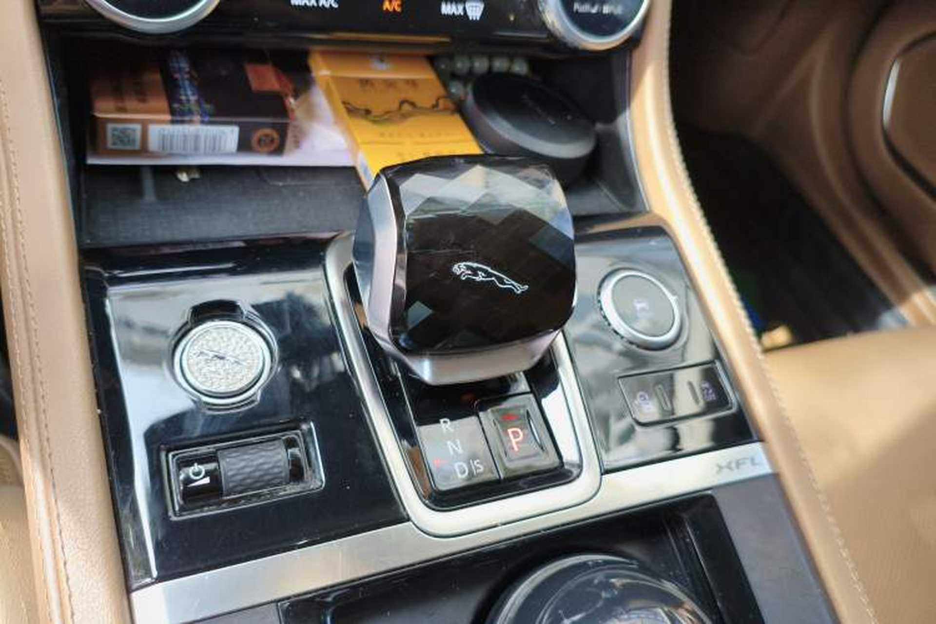 Used Jaguar XFL 2022 XFL 2.0T P250 Two-Wheel-Drive Prestige Luxury Edition Gear Lever