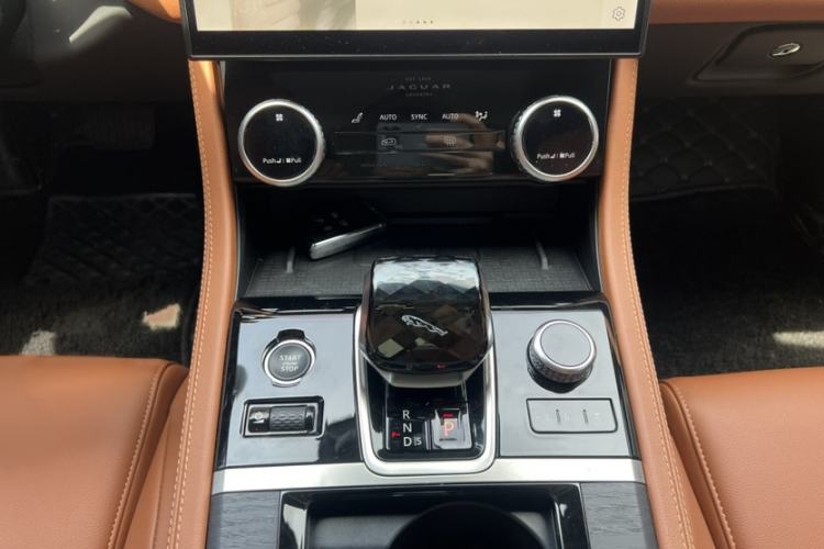 Used Jaguar XFL 2022 XFL 2.0T P250 Two-Wheel-Drive Elite Sport Edition Gear Lever