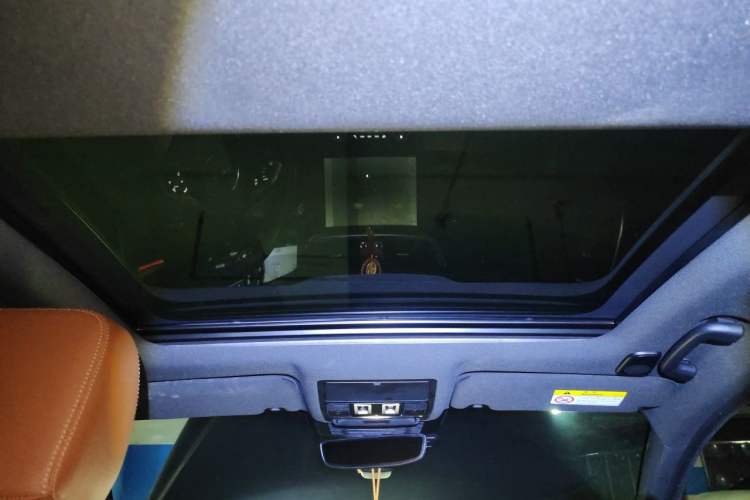 Used Jaguar XFL 2022 XFL 2.0T P250 Two-Wheel-Drive Elite Sport Edition Headliner