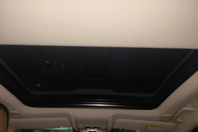 Used Jaguar XFL 2022 XFL 2.0T P250 Two-Wheel-Drive Prestige Luxury Edition Headliner