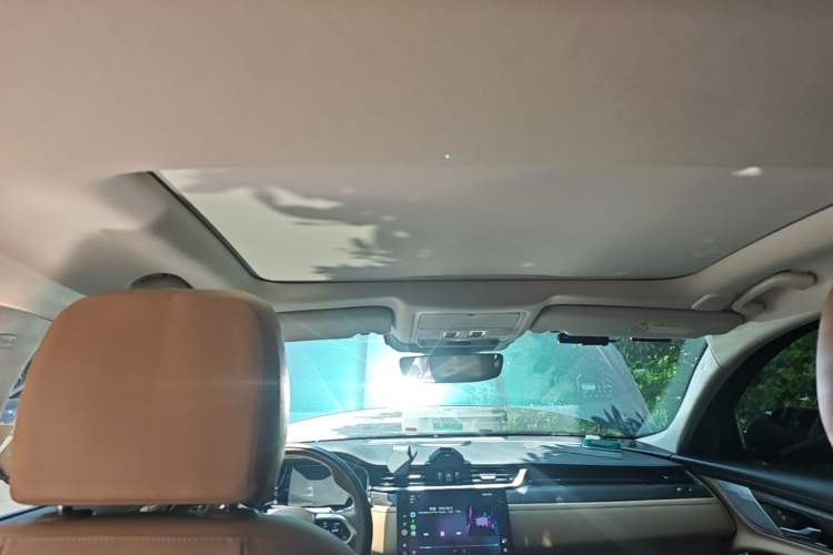 Used Jaguar XFL 2022 XFL 2.0T P250 Two-Wheel-Drive Prestige Luxury Edition Headliner