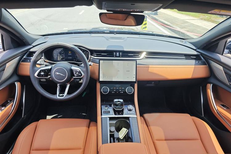 Used Jaguar XFL 2022 XFL 2.0T P250 Two-Wheel-Drive Elite Sport Edition Interior 1