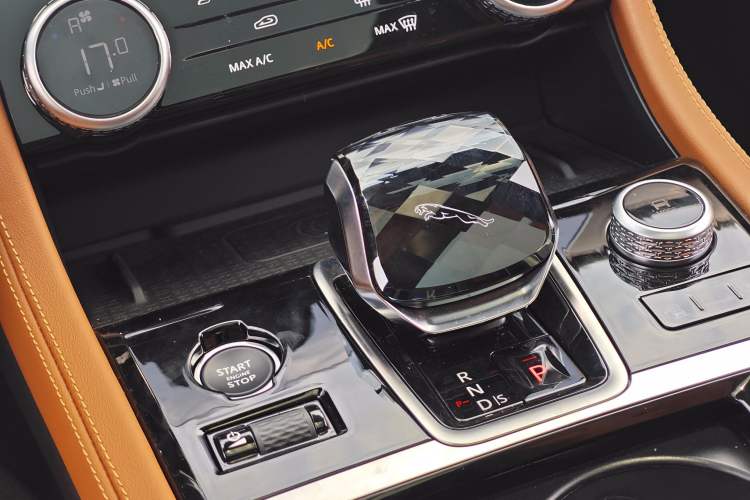 Used Jaguar XFL 2022 XFL 2.0T P250 Two-Wheel-Drive Elite Sport Edition Interior 11