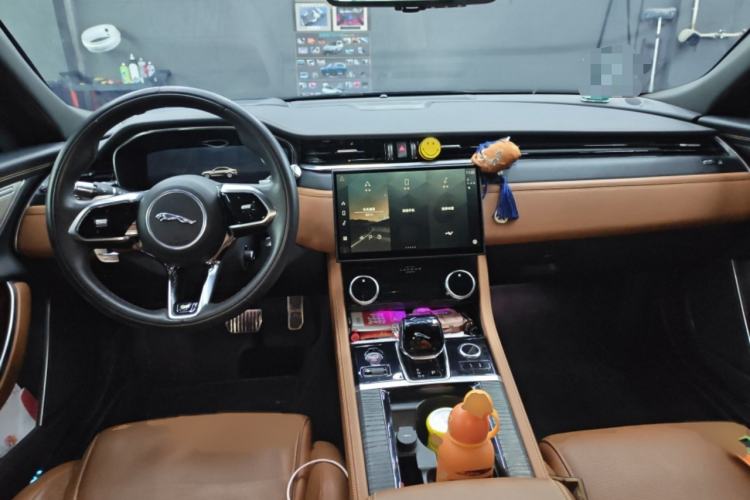 Used Jaguar XFL 2022 XFL 2.0T P300 Four-Wheel-Drive Flagship Sport Edition Interior 2