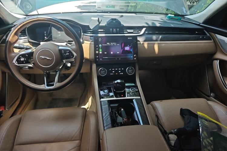 Used Jaguar XFL 2022 XFL 2.0T P250 Two-Wheel-Drive Prestige Luxury Edition Interior 2