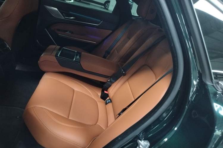 Used Jaguar XFL 2022 XFL 2.0T P250 Two-Wheel-Drive Elite Sport Edition Interior 4
