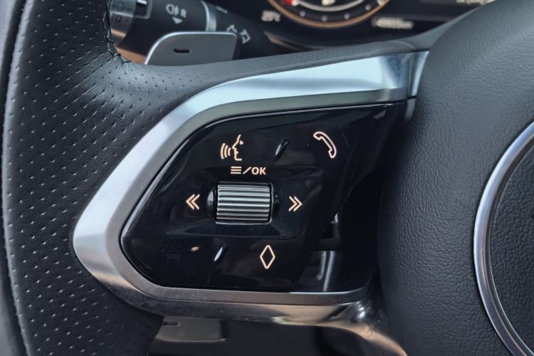 Used Jaguar XFL 2022 XFL 2.0T P250 Two-Wheel-Drive Elite Sport Edition Interior 8