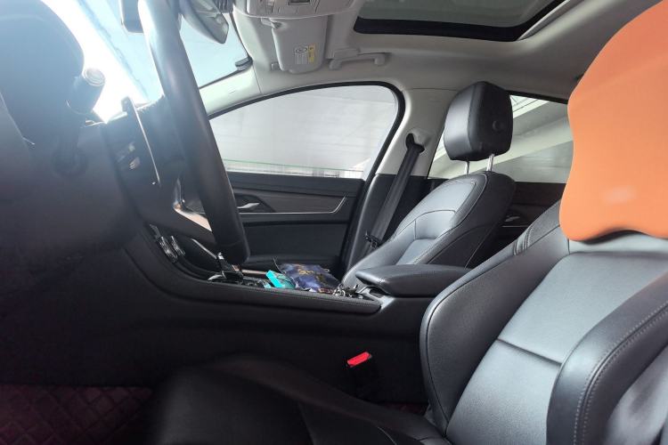 Used Jaguar XFL 2022 XFL 2.0T P200 Two-Wheel-Drive Elite Luxury Edition Left Front Seat