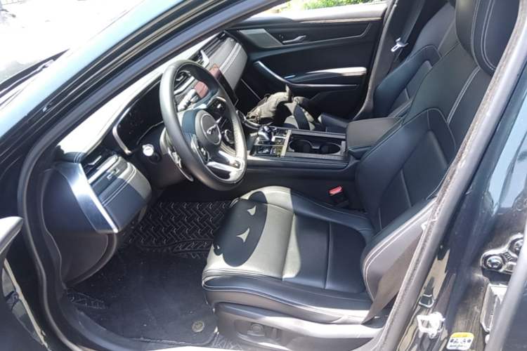 Used Jaguar XFL 2022 XFL 2.0T P250 Two-Wheel-Drive Elite Sport Edition Left Front Seat