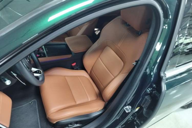 Used Jaguar XFL 2022 XFL 2.0T P250 Two-Wheel-Drive Elite Sport Edition Left Front Seat