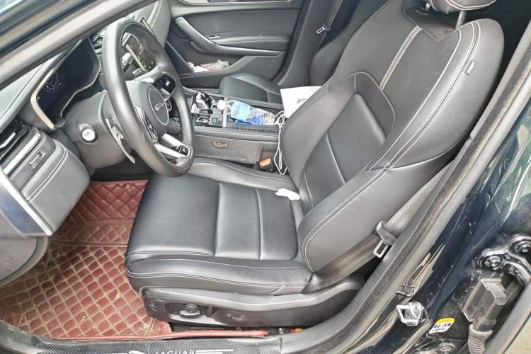 Used Jaguar XFL 2022 XFL 2.0T P250 Two-Wheel-Drive Elite Sport Edition Left Front Seat