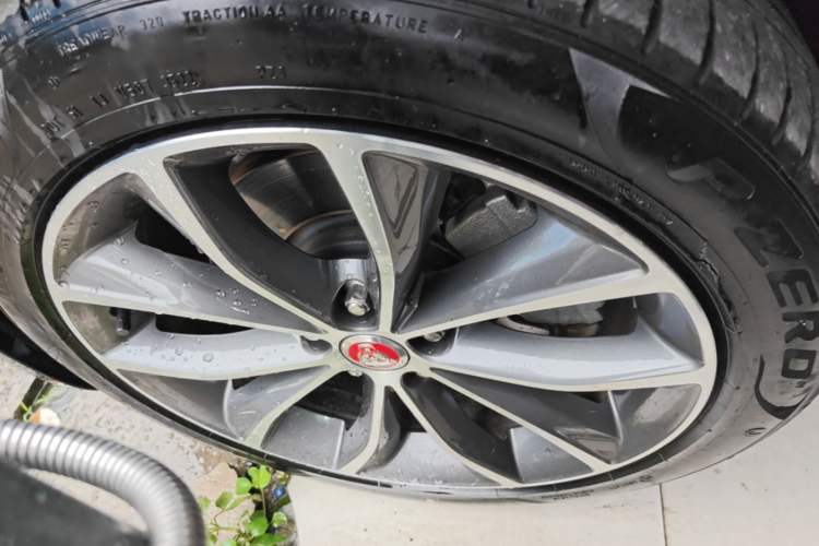 Used Jaguar XFL 2022 XFL 2.0T P250 Two-Wheel-Drive Elite Sport Edition Left Front Wheel Hub