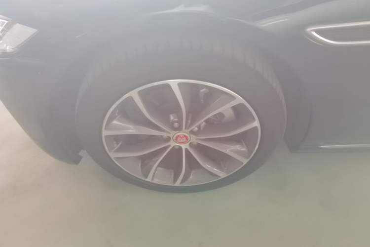Used Jaguar XFL 2022 XFL 2.0T P250 Two-Wheel-Drive Elite Sport Edition Left Front Wheel Hub