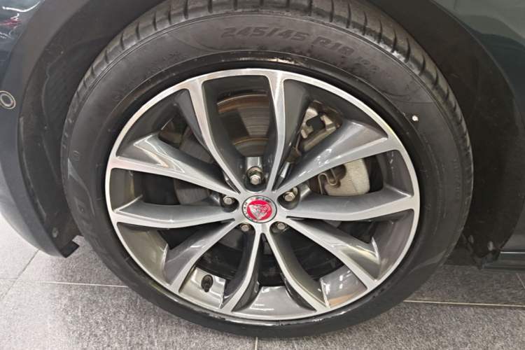Used Jaguar XFL 2022 XFL 2.0T P250 Two-Wheel-Drive Elite Sport Edition Left Front Wheel Hub