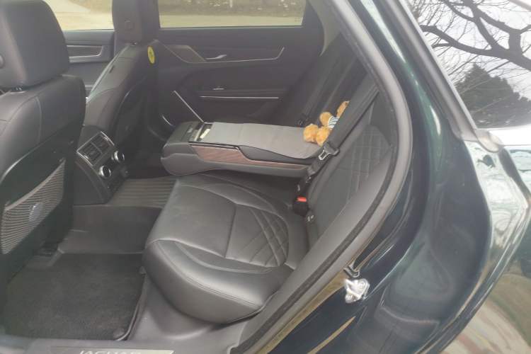 Used Jaguar XFL 2022 XFL 2.0T P250 Two-Wheel-Drive Prestige Luxury Edition Left Rear Seat