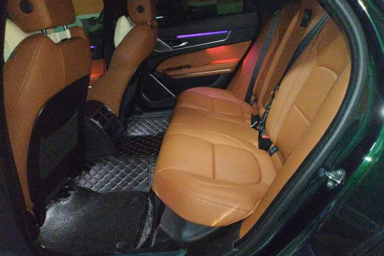 Used Jaguar XFL 2022 XFL 2.0T P250 Two-Wheel-Drive Elite Sport Edition Left Rear Seat