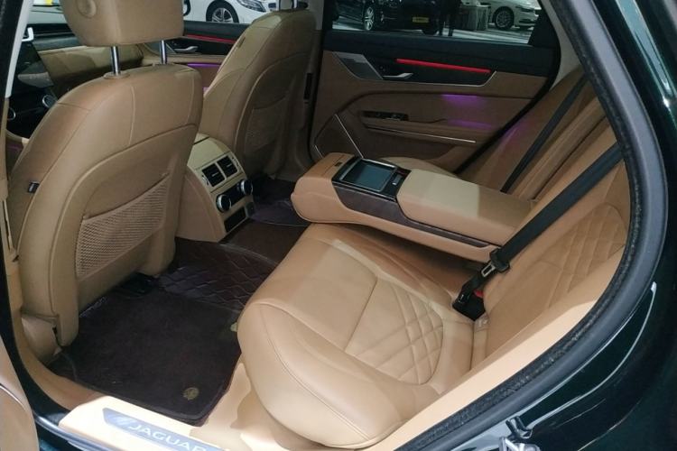 Used Jaguar XFL 2022 XFL 2.0T P250 Two-Wheel-Drive Prestige Luxury Edition Left Rear Seat