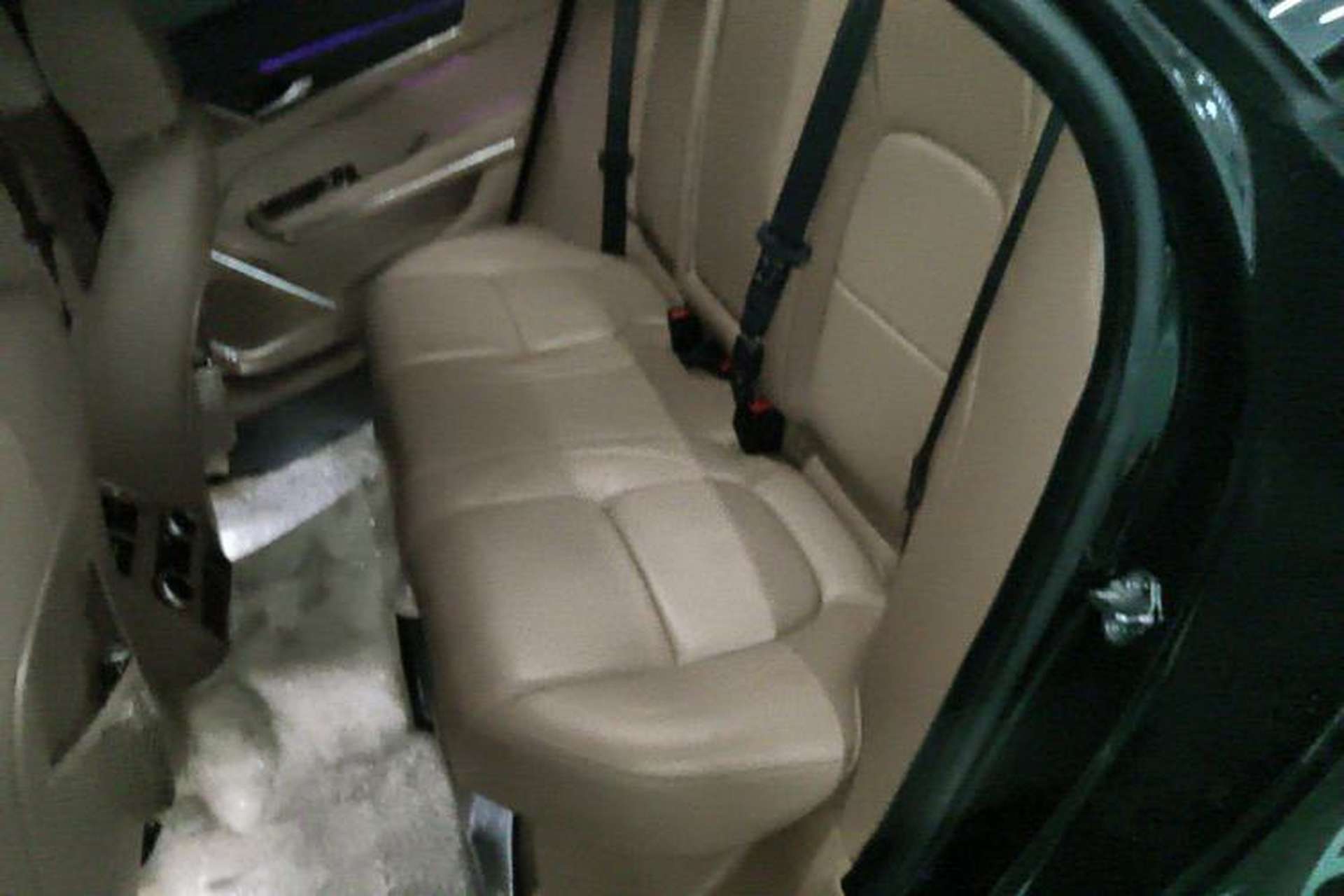 Used Jaguar XFL 2022 XFL 2.0T P250 Two-Wheel-Drive Prestige Luxury Edition Left Rear Seat