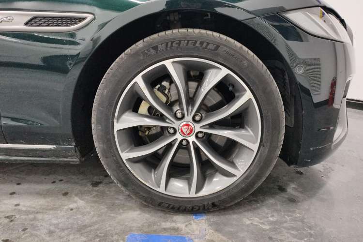Used Jaguar XFL 2022 XFL 2.0T P250 Two-Wheel-Drive Elite Sport Edition Left Rear Wheel Hub