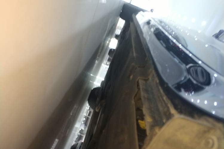 Used Jaguar XFL 2022 XFL 2.0T P200 Two-Wheel-Drive Elite Luxury Edition Left Side Sill