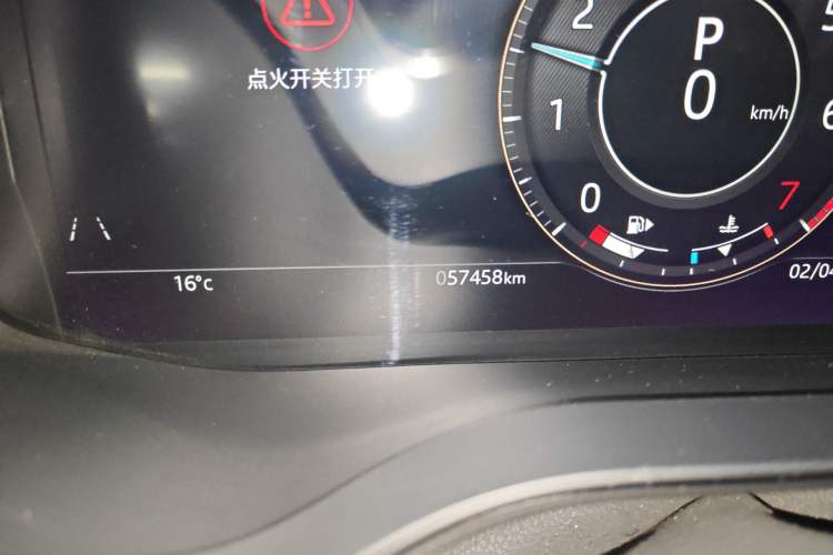 Used Jaguar XFL 2022 XFL 2.0T P300 Four-Wheel-Drive Flagship Sport Edition Odometer Close Up