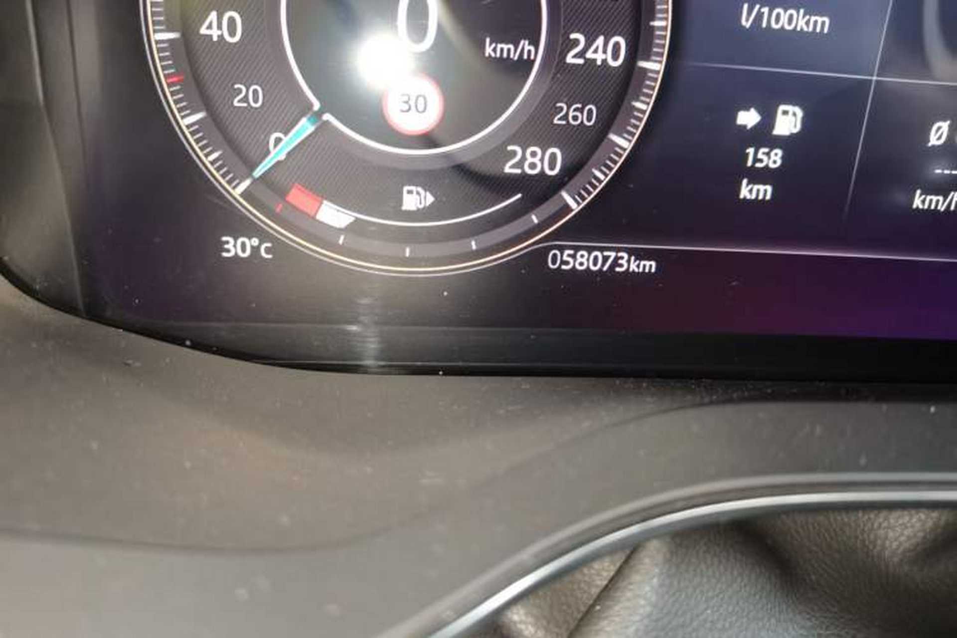 Used Jaguar XFL 2022 XFL 2.0T P250 Two-Wheel-Drive Elite Sport Edition Odometer Close Up