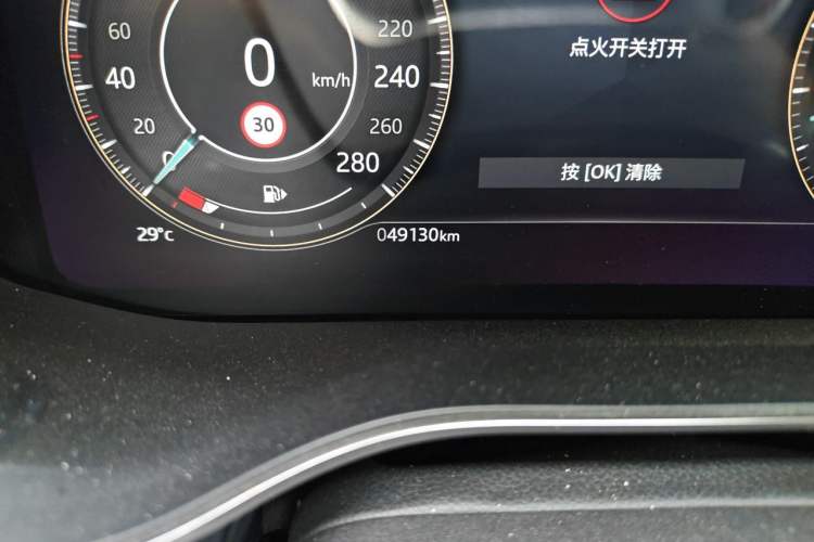 Used Jaguar XFL 2022 XFL 2.0T P250 Two-Wheel-Drive Elite Sport Edition Odometer Close Up