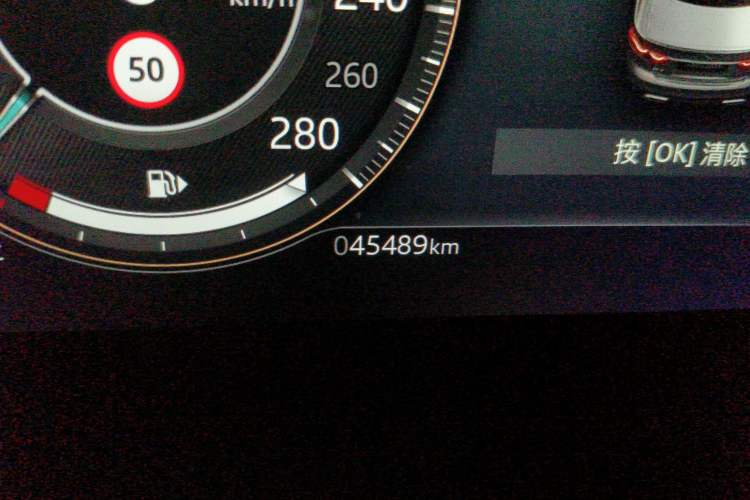 Used Jaguar XFL 2022 XFL 2.0T P250 Two-Wheel-Drive Prestige Luxury Edition Odometer Close Up