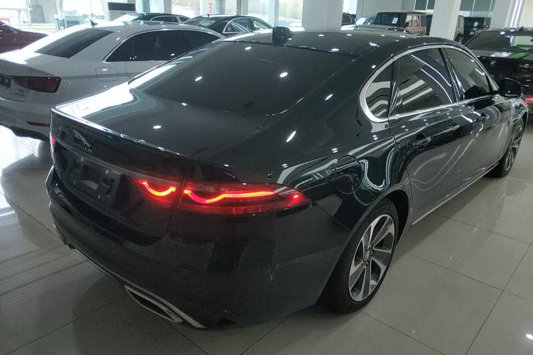 Used Jaguar XFL 2022 XFL 2.0T P200 Two-Wheel-Drive Elite Luxury Edition Rear Right 45 Deg