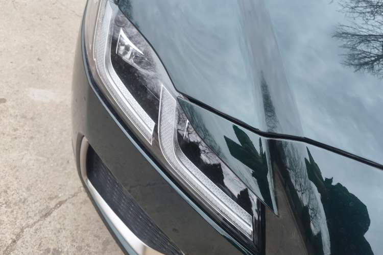 Used Jaguar XFL 2022 XFL 2.0T P250 Two-Wheel-Drive Prestige Luxury Edition Right Front Headlight