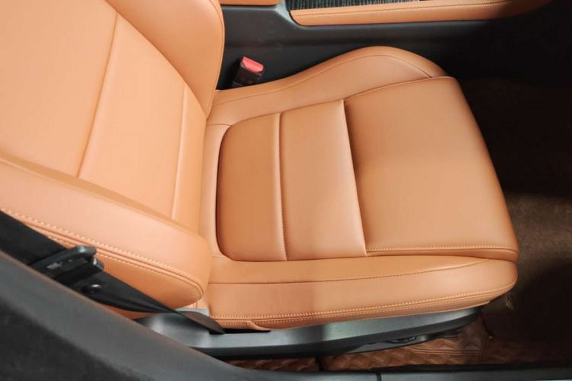 Used Jaguar XFL 2022 XFL 2.0T P250 Two-Wheel-Drive Elite Sport Edition Right Front Seat