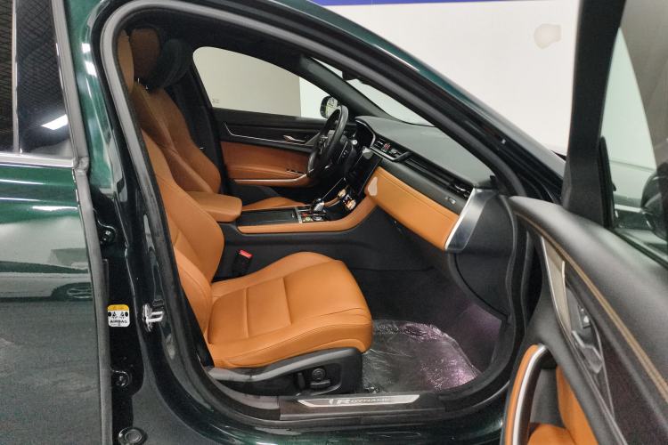 Used Jaguar XFL 2022 XFL 2.0T P250 Two-Wheel-Drive Elite Sport Edition Right Front Seat