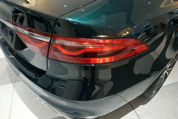 Used Jaguar XFL 2022 XFL 2.0T P250 Two-Wheel-Drive Prestige Luxury Edition Right Rear Taillight