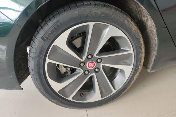 Used Jaguar XFL 2022 XFL 2.0T P200 Two-Wheel-Drive Elite Luxury Edition Right Rear Wheel Hub
