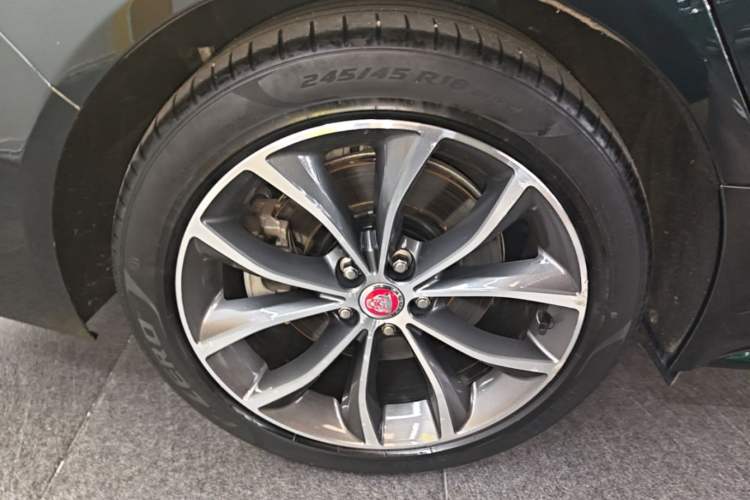 Used Jaguar XFL 2022 XFL 2.0T P250 Two-Wheel-Drive Elite Sport Edition Right Rear Wheel Hub