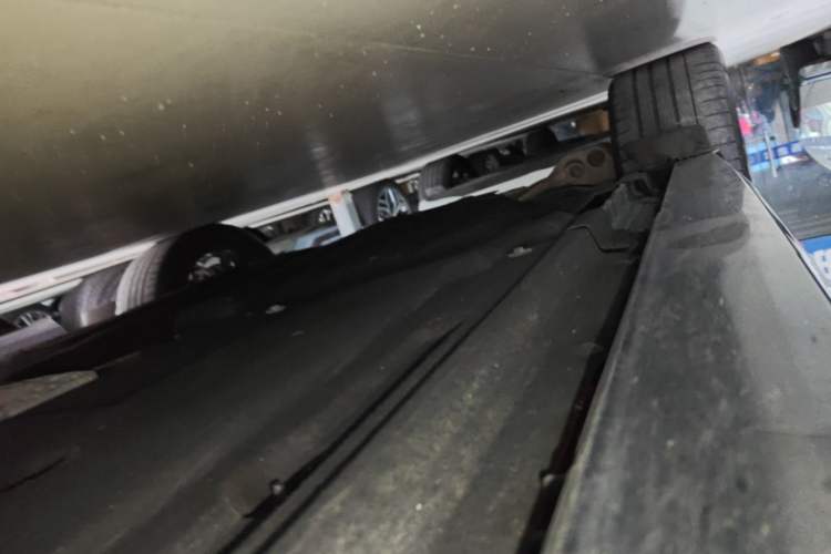 Used Jaguar XFL 2022 XFL 2.0T P250 Two-Wheel-Drive Elite Sport Edition Right Side Sill