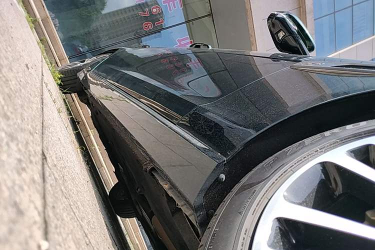 Used Jaguar XFL 2022 XFL 2.0T P250 Two-Wheel-Drive Prestige Luxury Edition Right Side Sill