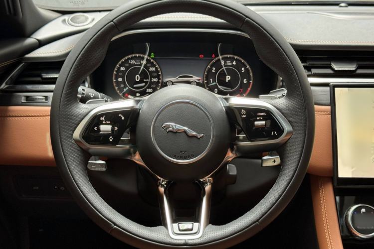 Used Jaguar XFL 2022 XFL 2.0T P250 Two-Wheel-Drive Elite Sport Edition Steering Wheel