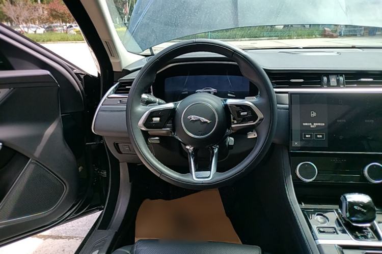 Used Jaguar XFL 2022 XFL 2.0T P250 Two-Wheel-Drive Prestige Luxury Edition Steering Wheel