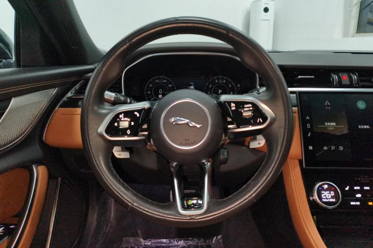 Used Jaguar XFL 2022 XFL 2.0T P250 Two-Wheel-Drive Elite Sport Edition Steering Wheel