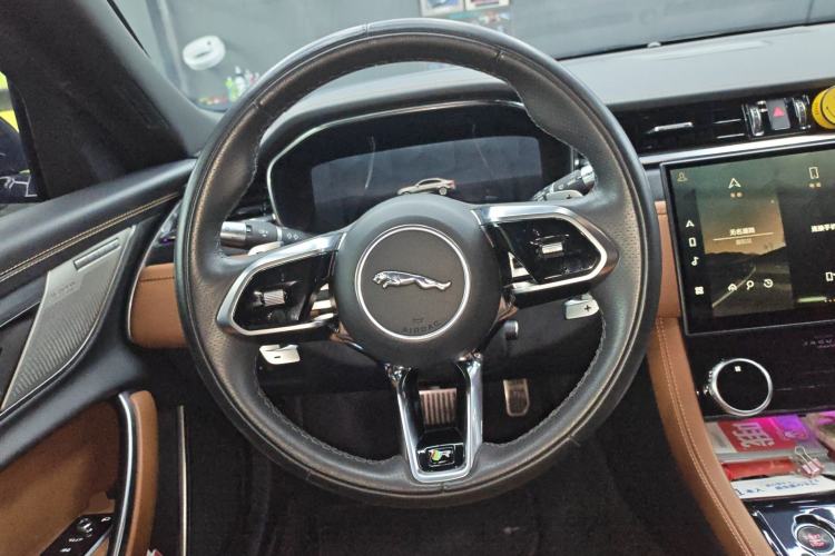 Used Jaguar XFL 2022 XFL 2.0T P300 Four-Wheel-Drive Flagship Sport Edition Steering Wheel