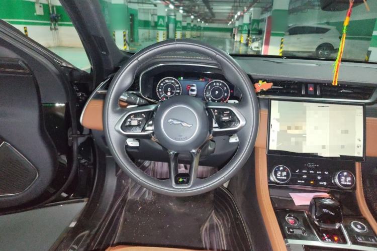 Used Jaguar XFL 2022 XFL 2.0T P250 Two-Wheel-Drive Elite Sport Edition Steering Wheel