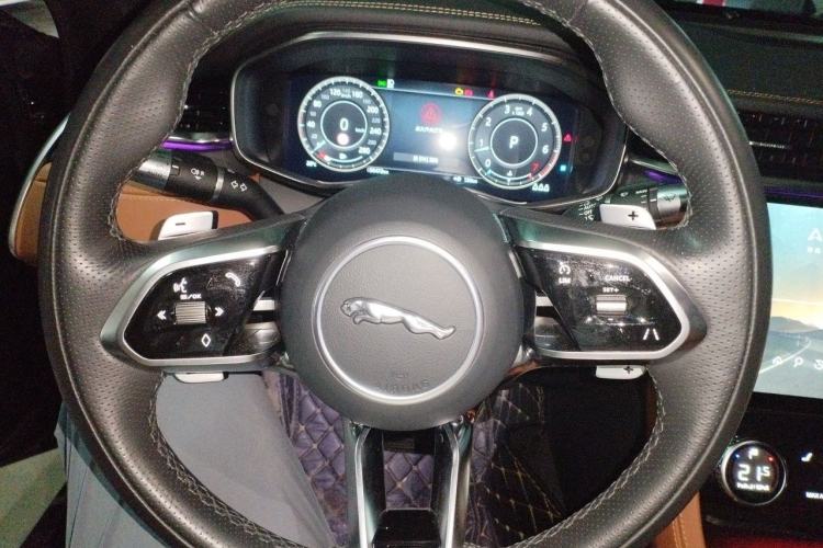 Used Jaguar XFL 2022 XFL 2.0T P250 Two-Wheel-Drive Elite Sport Edition Steering Wheel