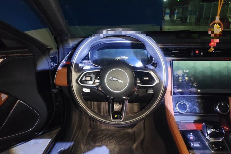 Used Jaguar XFL 2022 XFL 2.0T P250 Two-Wheel-Drive Elite Sport Edition Steering Wheel
