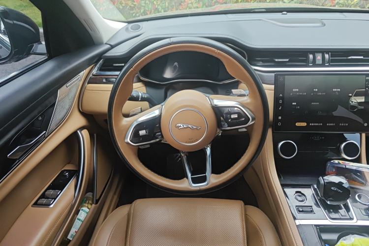 Used Jaguar XFL 2022 XFL 2.0T P250 Two-Wheel-Drive Prestige Luxury Edition Steering Wheel