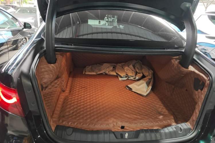 Used Jaguar XFL 2022 XFL 2.0T P250 Two-Wheel-Drive Elite Sport Edition Trunk