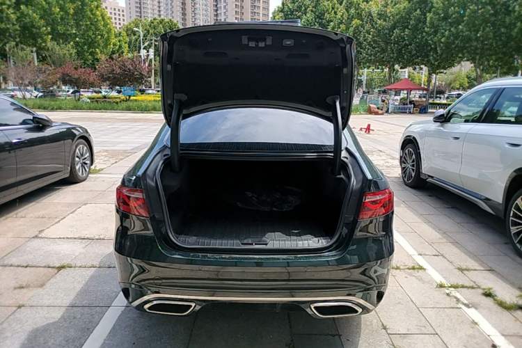 Used Jaguar XFL 2022 XFL 2.0T P250 Two-Wheel-Drive Prestige Luxury Edition Trunk