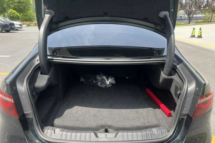 Used Jaguar XFL 2022 XFL 2.0T P250 Two-Wheel-Drive Elite Sport Edition Trunk