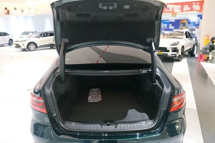 Used Jaguar XFL 2022 XFL 2.0T P250 Two-Wheel-Drive Prestige Luxury Edition Trunk